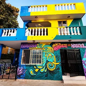 Hostel Sundaze